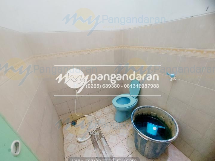 Tampilan kamar mandi neng madu homestay pangandaran